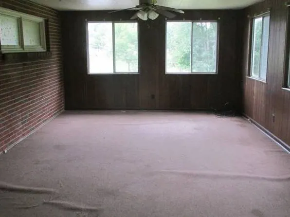123 Sharp St, Clairton, PA 15025