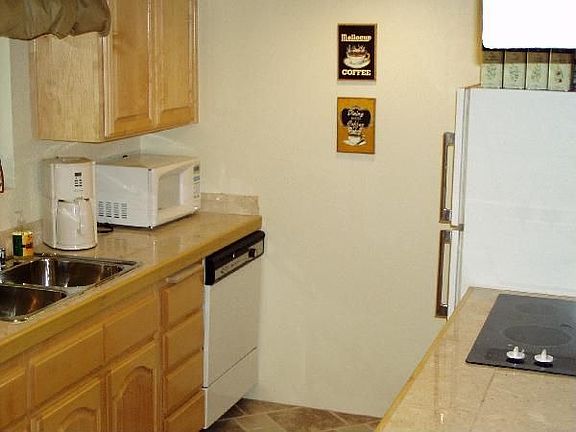 4th image of 5285 E Waverly Dr Unit 115