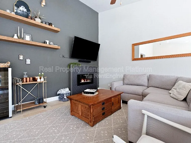 2170 Hermosa Ave — Photo 17