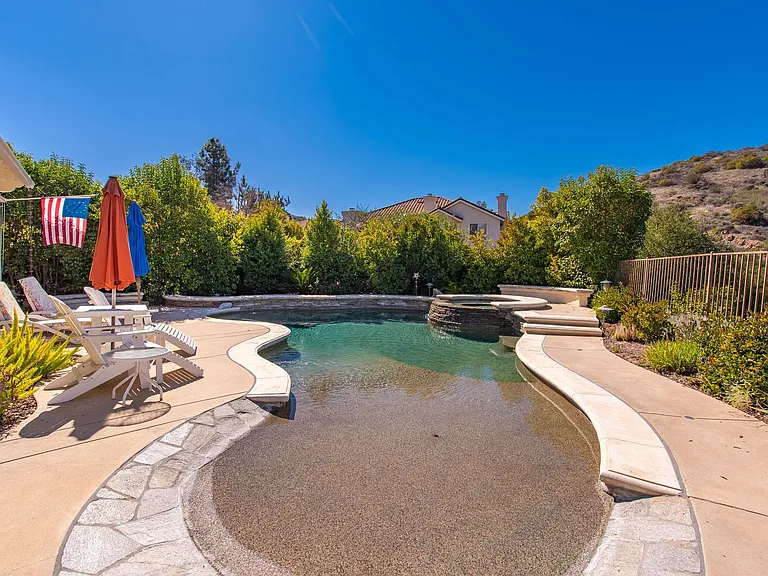 2663 Yellowwood Dr — Photo 29