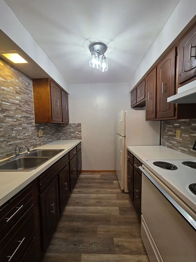2221 Boles Street — Photo 1