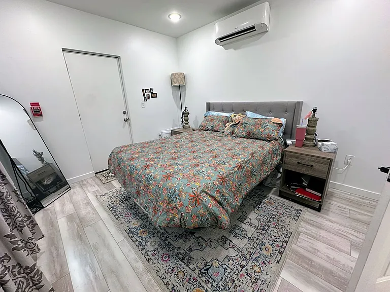 6161 Walnut St #1E — Photo 8