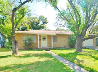 326 W Mulberry St, Fredericksburg, TX 78624