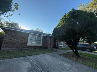 10041 Rosbrook Dr, Houston, TX 77038