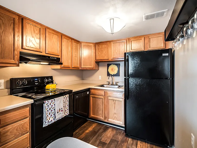 Crescent Pointe — Photo 9
