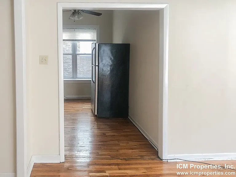 522 W Cornelia Ave #1 — Photo 3