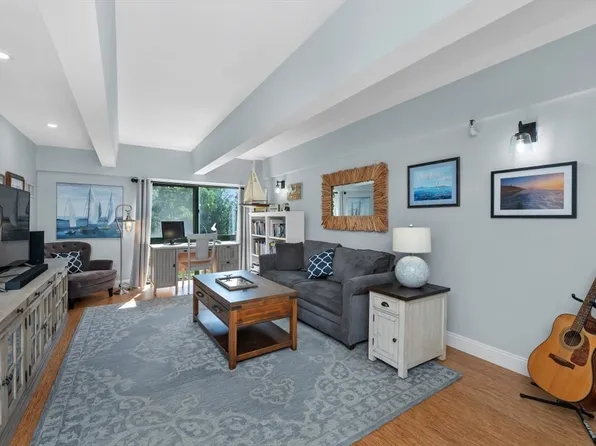 42 8th St APT 3410, Charlestown, MA 02129