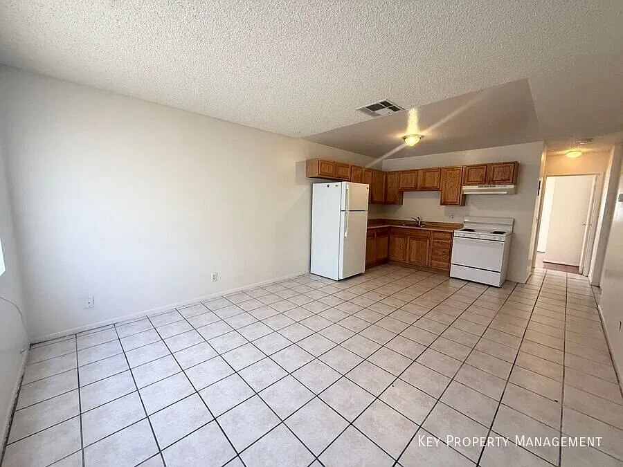 Two Weeks Free Rent! Cozy Single-Story 1 Bedroom with Ample Parking — Photo 2