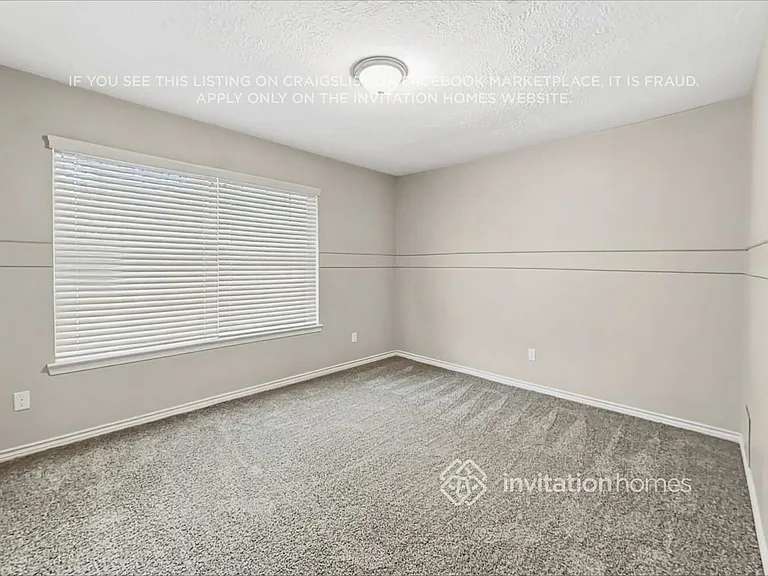 2721 Leroy St — Photo 14