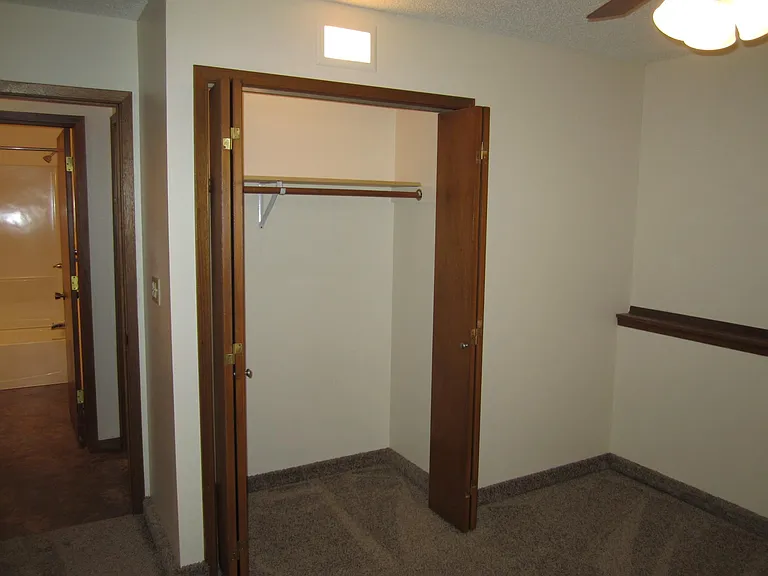811 Clark Ave #6 — Photo 7