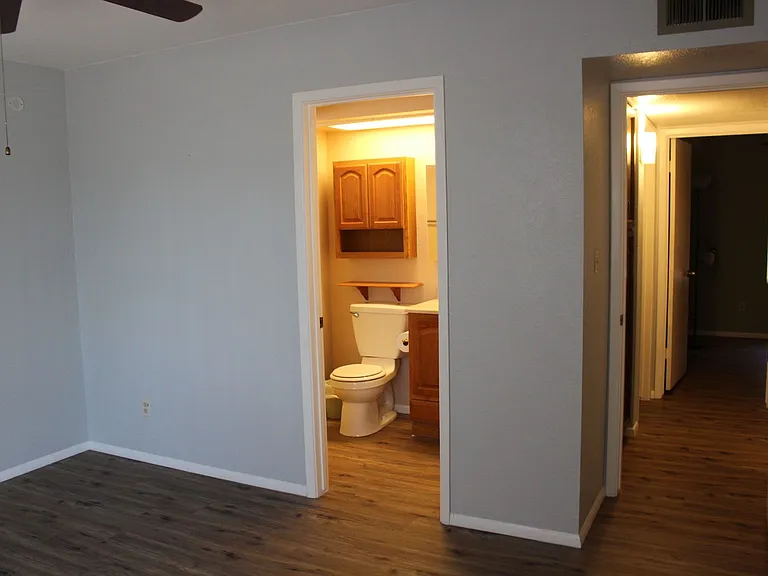 602 W Kilarea Ave — Photo 21