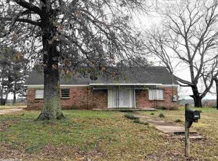 1100 E Rock St, Morrilton, AR 72110