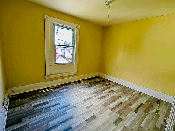 4th image of 18 Winter St #11371824