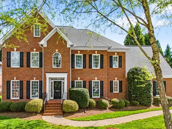 4801 Bluff Run Dr, Greensboro, NC 27455