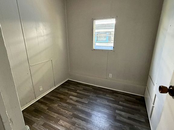 4th image of 3 W Main St #121