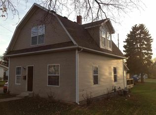 1029 N Huntington St, Syracuse, IN 46567