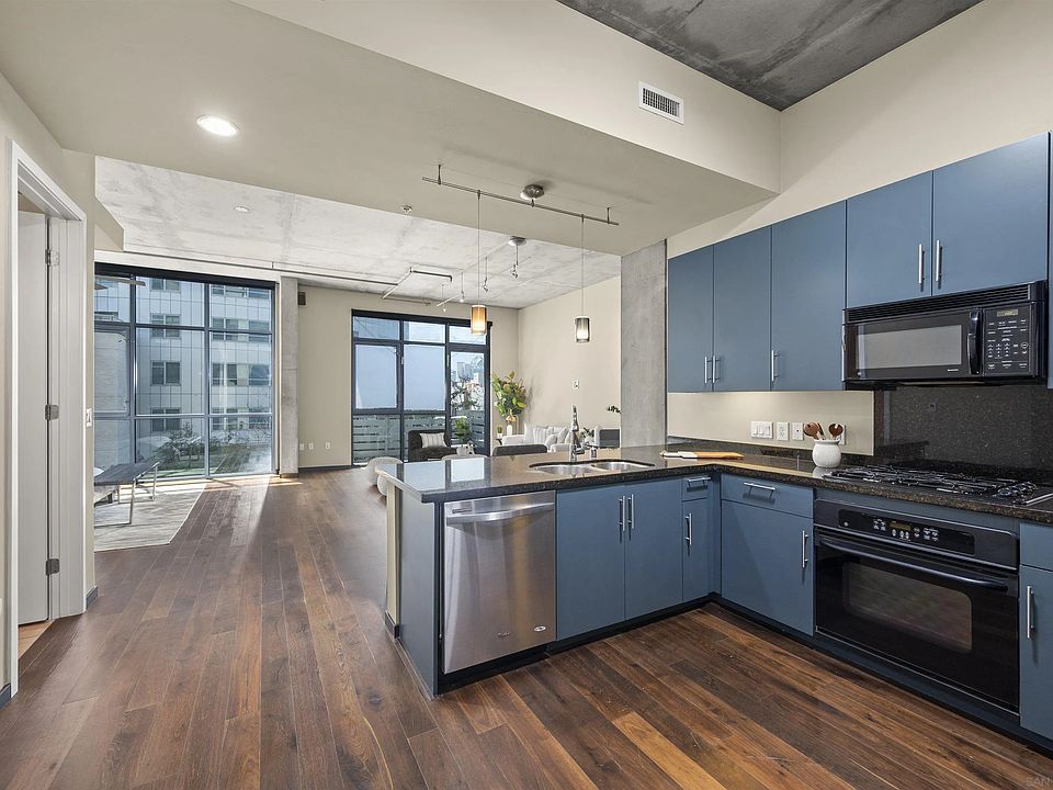 1st image of 527 10th Ave Unit 302