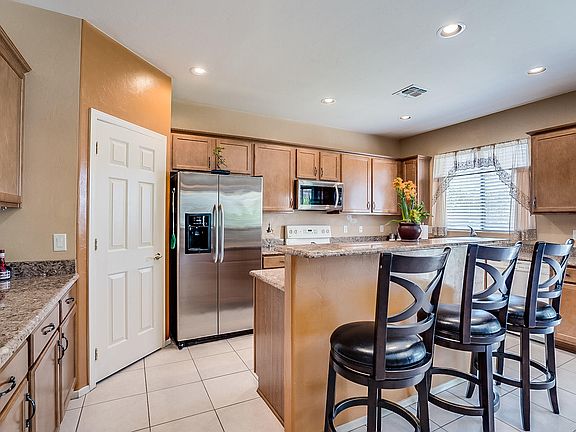4th image of 410 E Camino Rancho Seguro