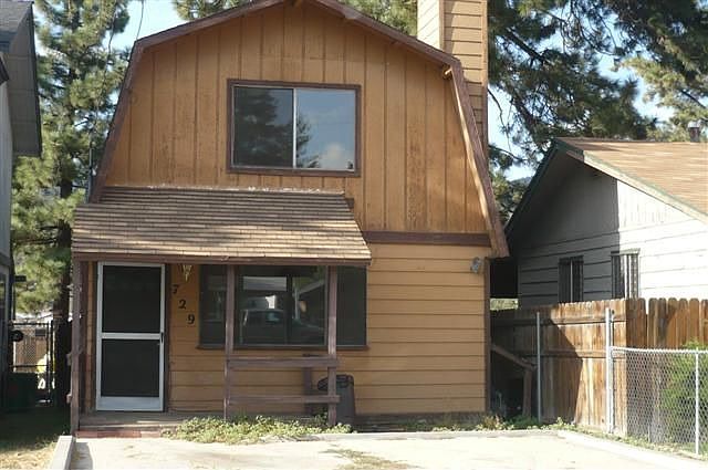 1st image of 729 W Country Club Ln
