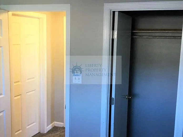 34 E 4th St #B — Photo 9