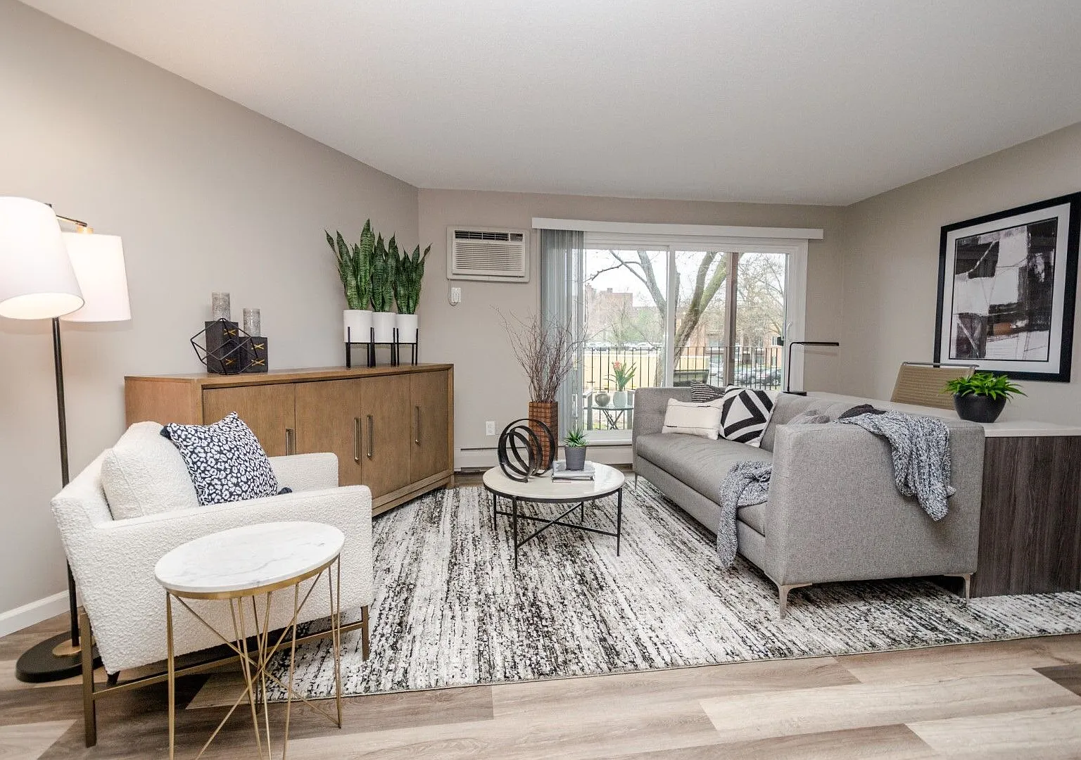 The Birchway Apartments — Photo 2