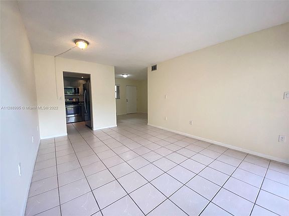 4th image of 1121 SW 122nd Ave #1082