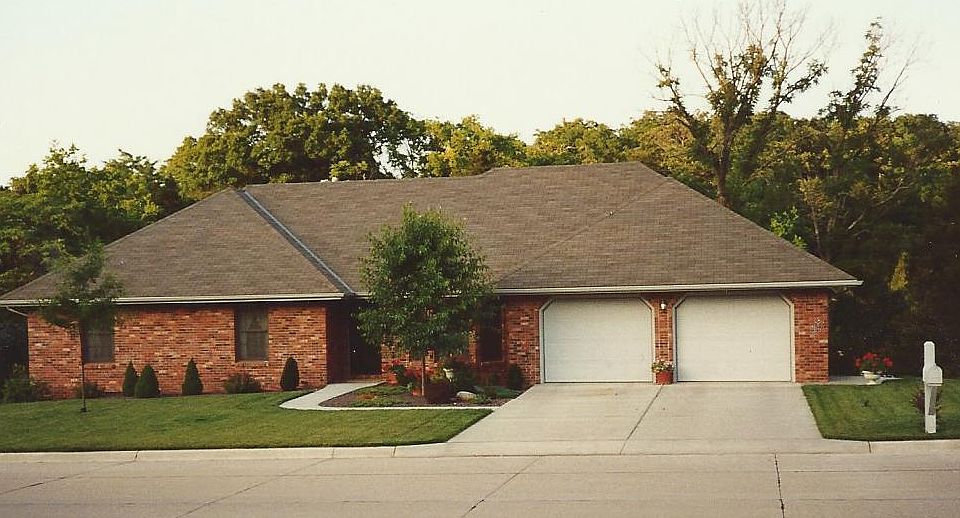 1st image of 921 Bannister Dr
