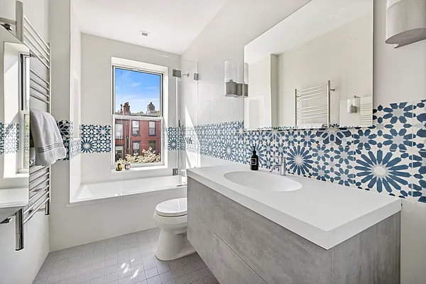 Sold by Compass | media 37