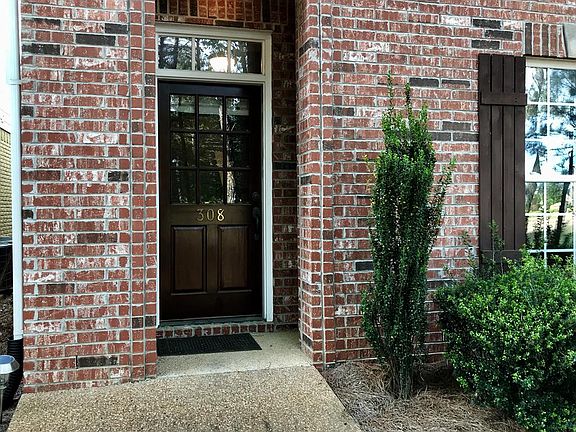 2nd image of 308 Daniella Ln