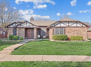 2813 Andrea Ln, Garland, TX 75040