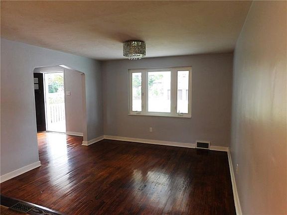 3rd image of 223 Melvin Dr