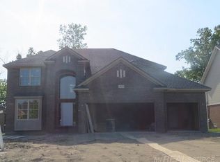 49317 Santa Anita Dr, New Baltimore, MI 48047