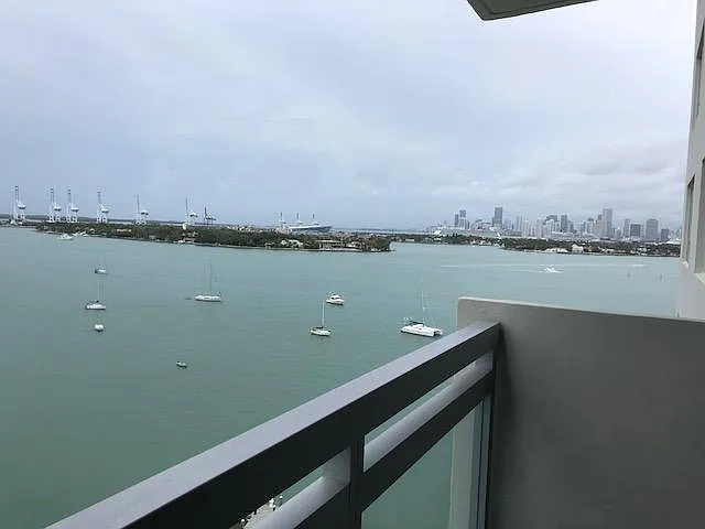 Studio, 461 sqft, $2,600 — Photo 3