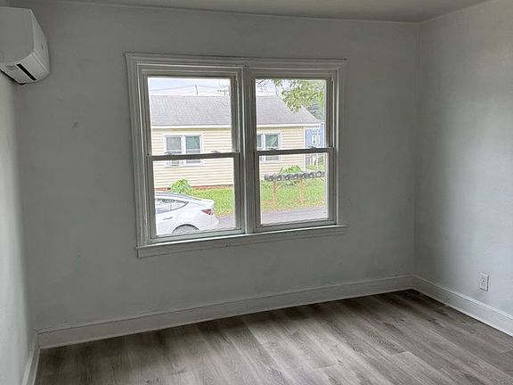4th image of 115 Chestnut Dr #3