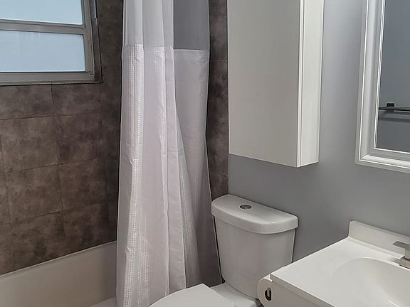 5th image of 316 SW 9th St #1