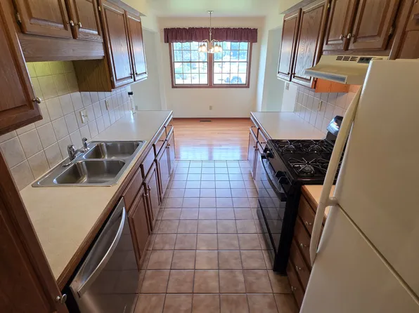 60 Northland Dr, Ionia, MI 48846