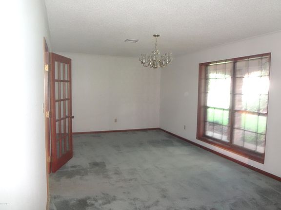5th image of 408 Leroy Dr