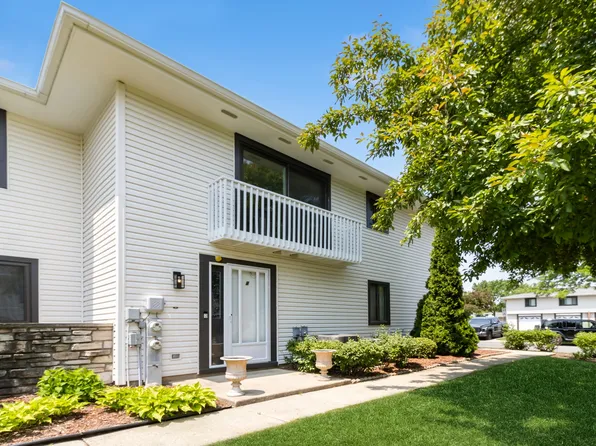 158 Chatham Ct APT A, Bloomingdale, IL 60108