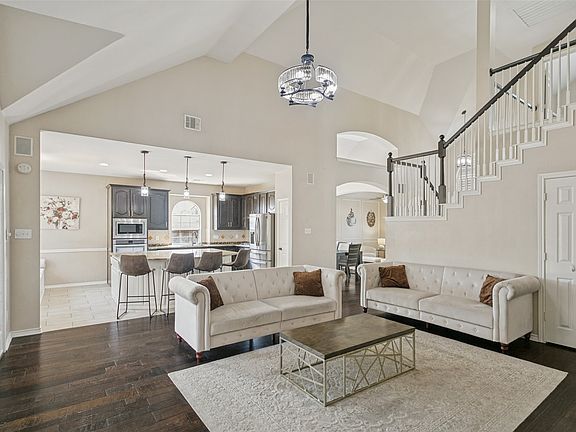 4th image of 324 Ambrose Dr