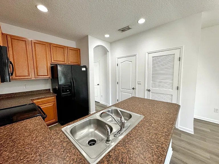 665 Drake Bay Ter — Photo 11