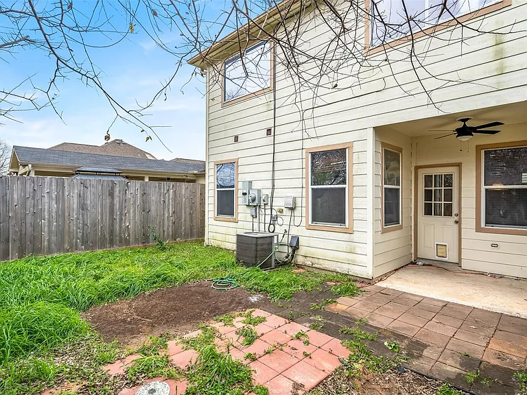 13223 Southpoint Ln — Photo 35