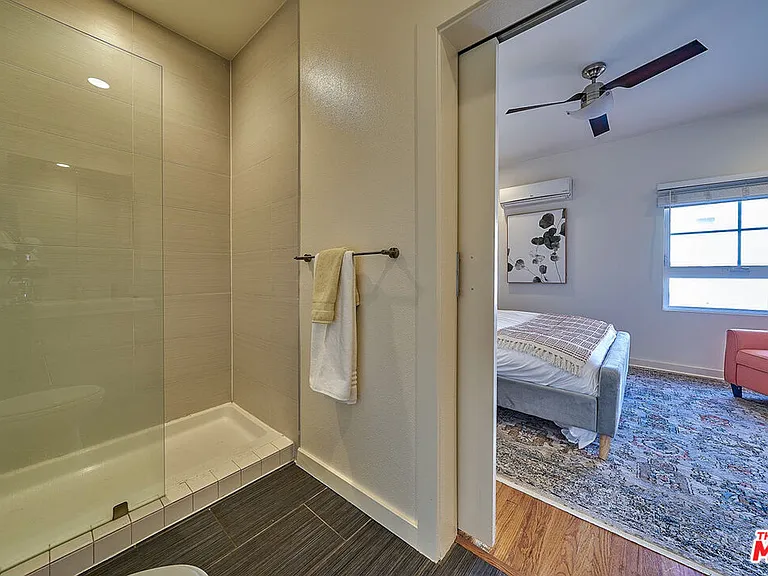 614 N Genesee Ave — Photo 20