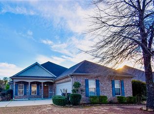 813 Greenbriar Dr, Northport, AL 35473