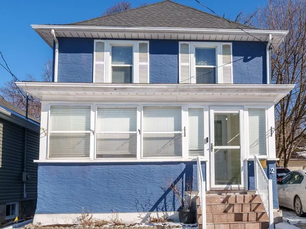 2 Richmond Ave, Saint Catharines, ON L2R 3W5