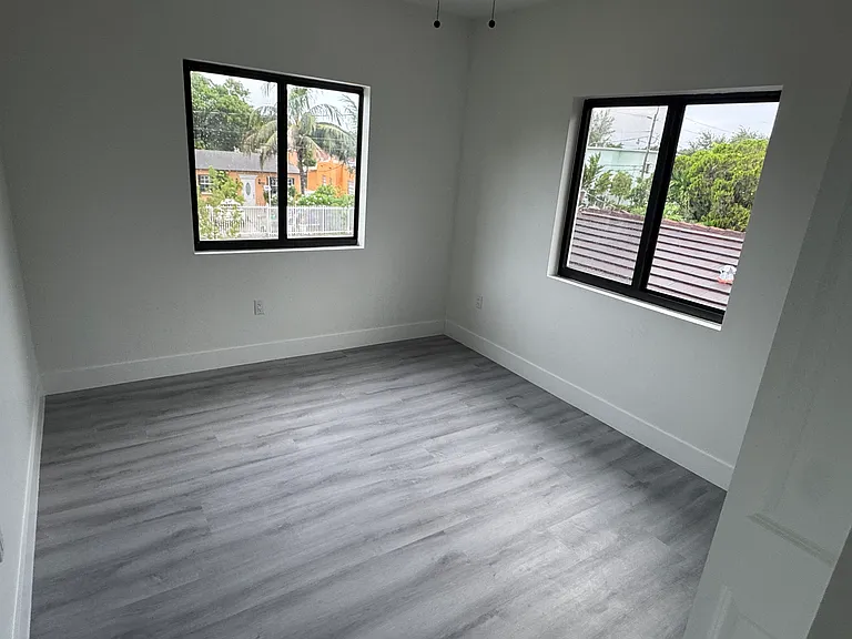 2145 NW 47th St #2 — Photo 10