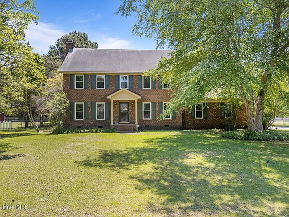 2nd image of 104 Squire Drive