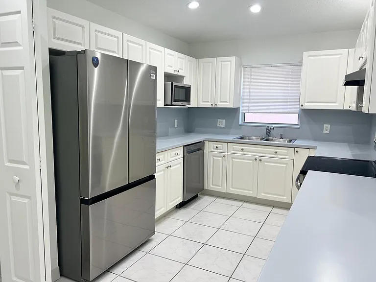 1096 Staghorn St — Photo 12