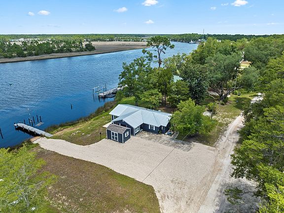 5th image of 605 Riverview Dr