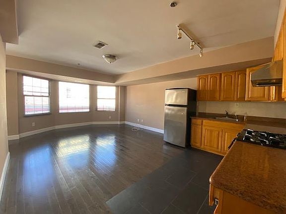 2nd image of 447 N 12th St Unit B