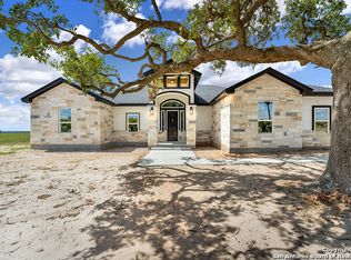 1251 County Road 319, La Vernia, TX 78121